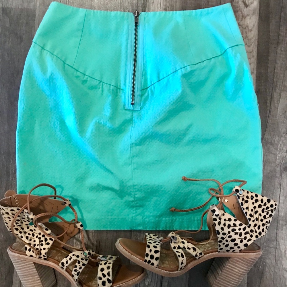 Sea foam mini silence + noise textured skirt